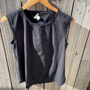 J. Crew Black Keyhole Top Sz 6